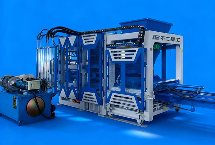 Machine de Fabrication Automatique de Blocs - QT12