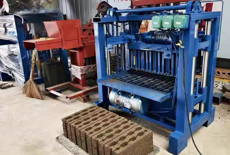 Machine de Fabrication de Briques Semi-automatique - QMJ4-35A