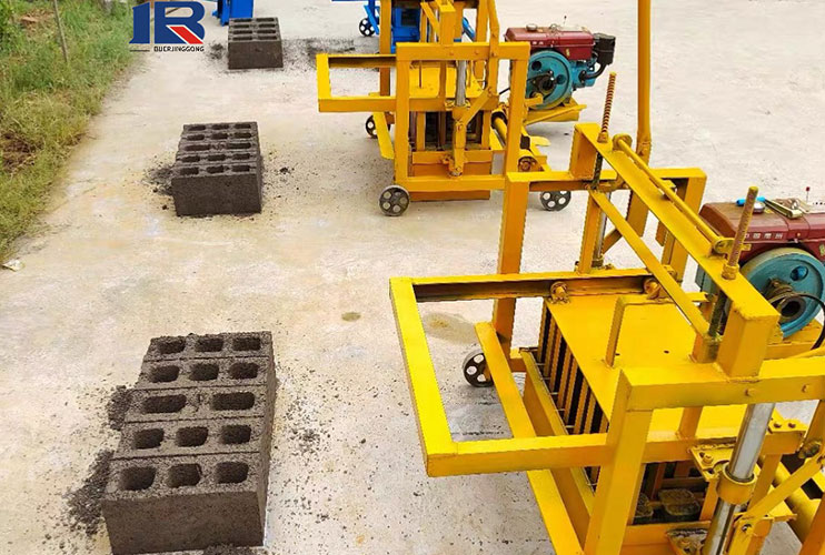 Petite Machine de Fabrication de Briques Mobiles - Gazole QMY2-40