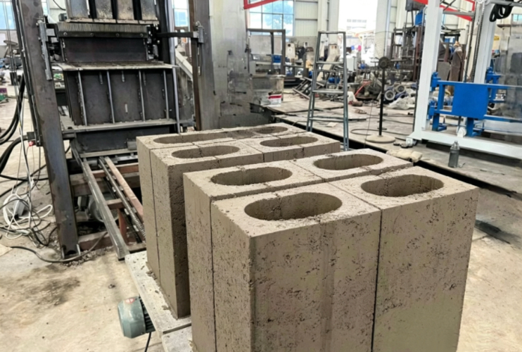 Machine de Fabrication Automatique de Blocs - QT8